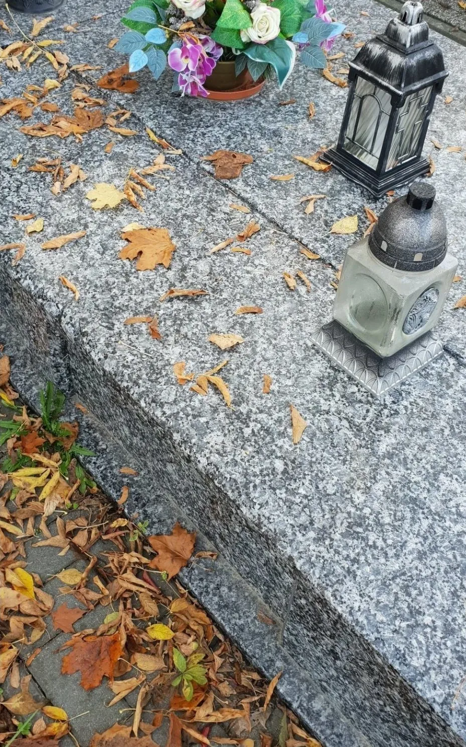 Brudny nagrobek